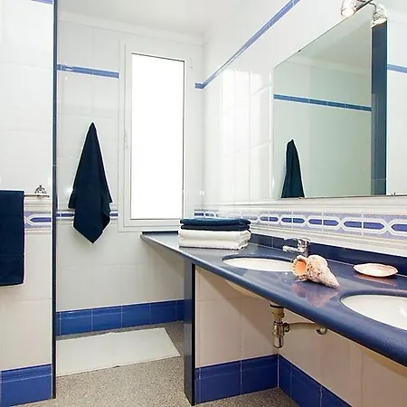 Nyaraló Sleeps 6 Pool Air Con Wifi *