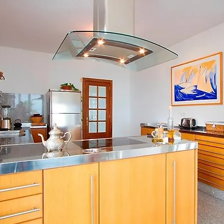 Sleeps 6 Pool Air Con Wifi Nyaraló