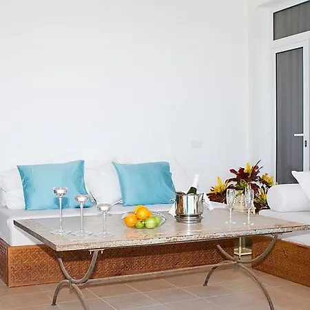 Sleeps 6 Pool Air Con Wifi بيت للعطل *